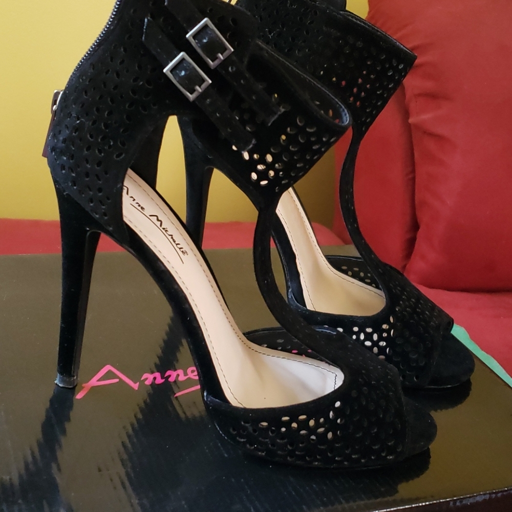 Shoes - Picture 4 of 4